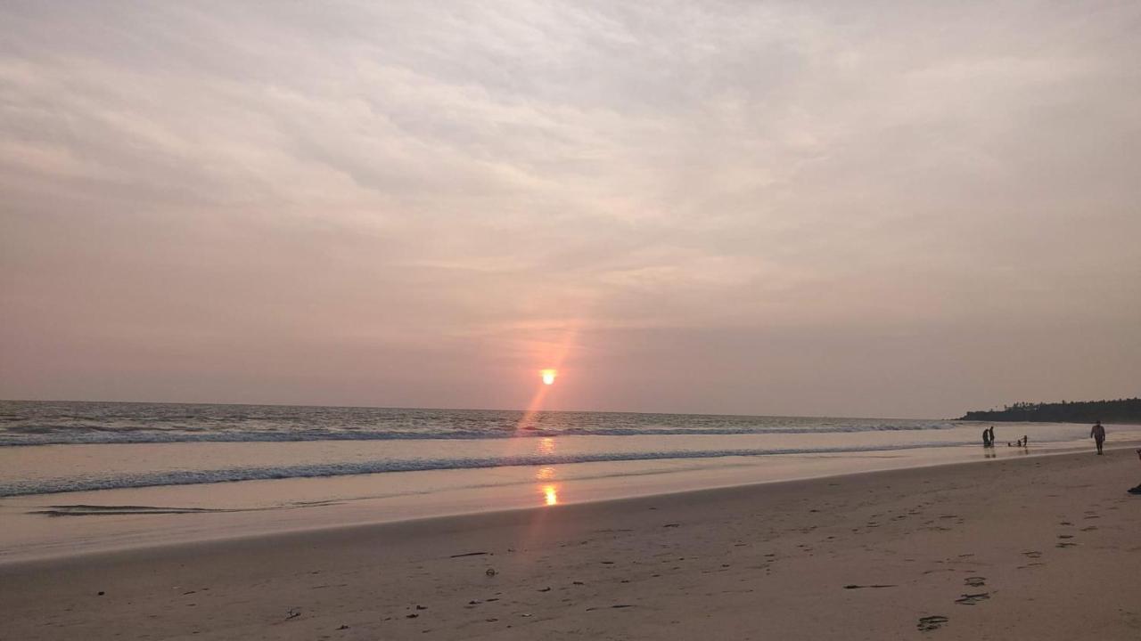 Sunshine Service Villa Kannur Buitenkant foto