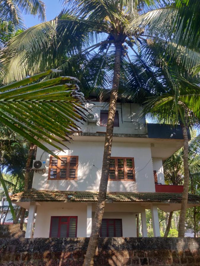 Sunshine Service Villa Kannur Buitenkant foto